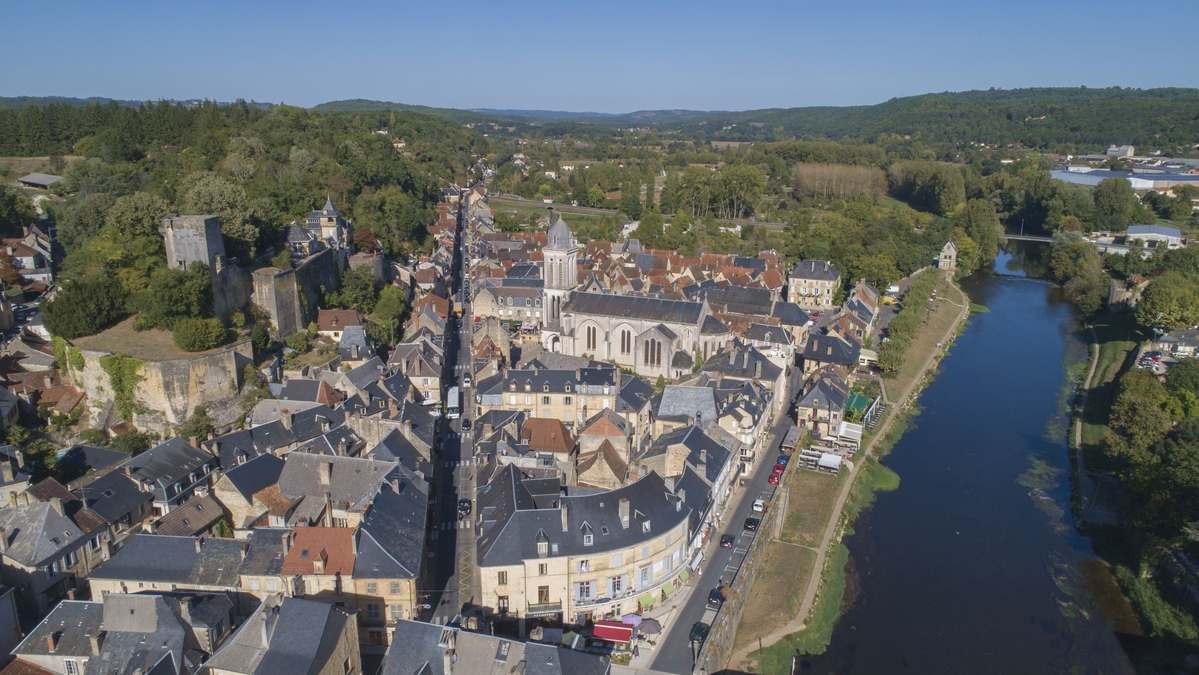 Vue aérienne du bourg de Montignac-Lascaux © Région Nouvelle-Aquitaine, Kestu