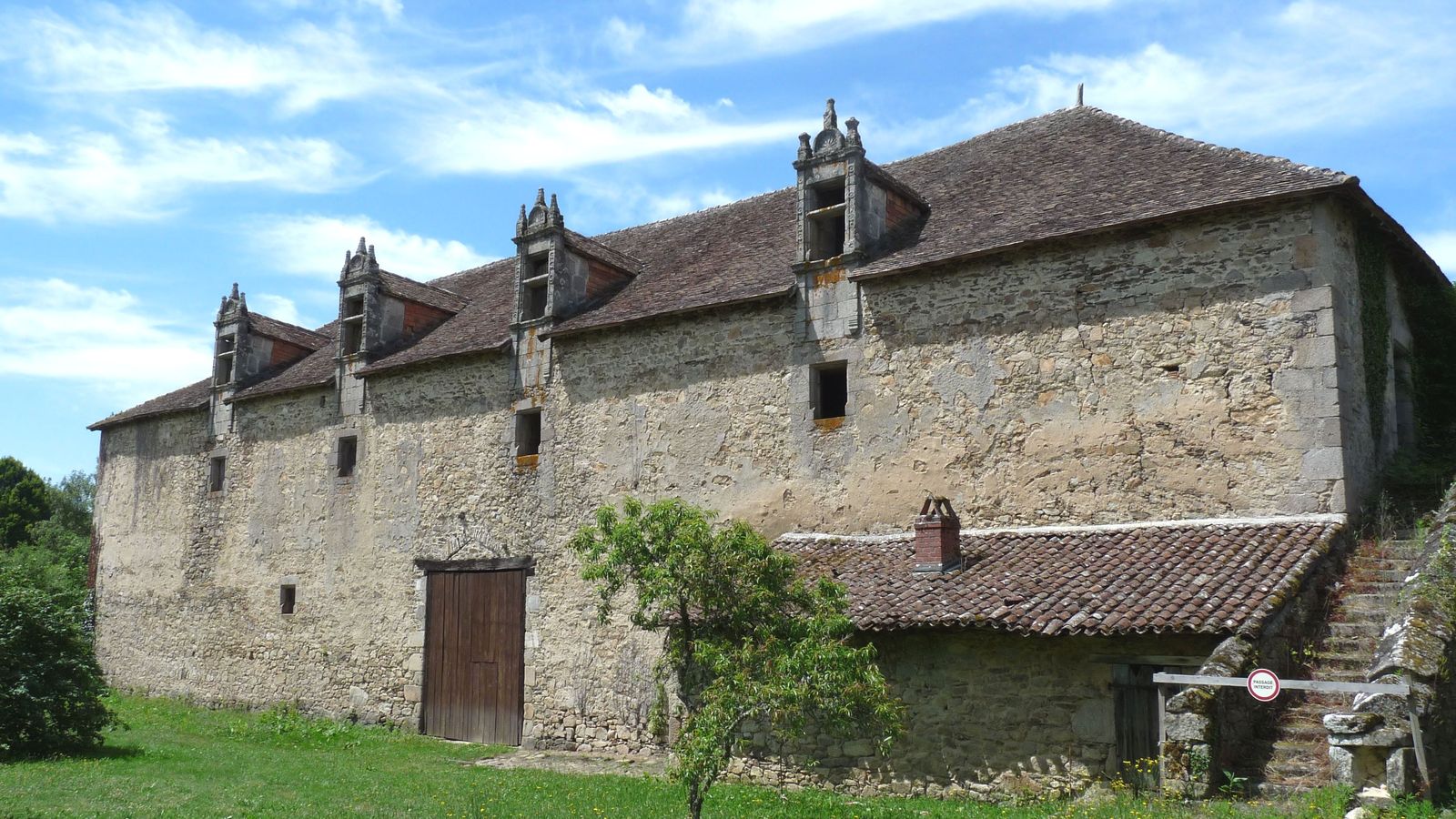 Ecuries du château des Cars © Région Nouvelle-Aquitaine, Inventaire Général du patrimoine culturel, J. Chalard-Deschamps