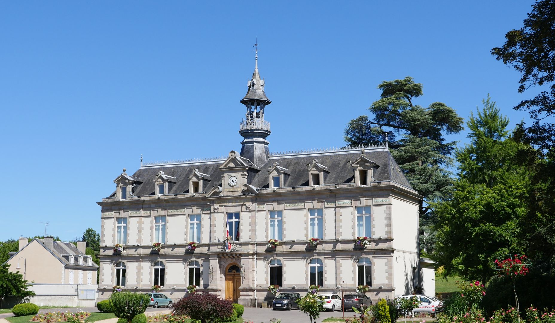 Hôtel de ville de Saint-Yrieix-la-Perche © Région Nouvelle-Aquitaine, Inventaire Général du patrimoine culturel, J. Chalard-Deschamps