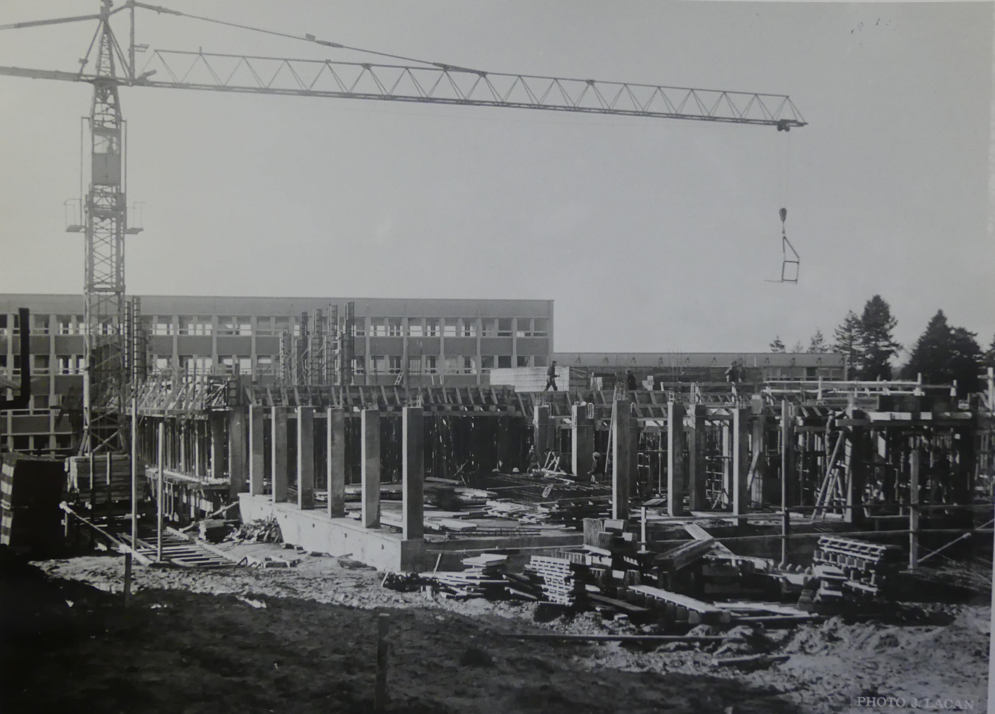Construction du lycée Renoir (c) Archives municipales, 6Fi3097