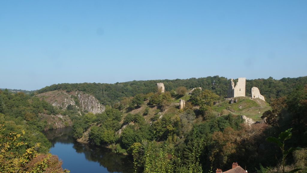 Vue des ruines de Crozant © Région Nouvelle-Aquitaine, Inventaire général du patrimoine culturel, J.L. Vey