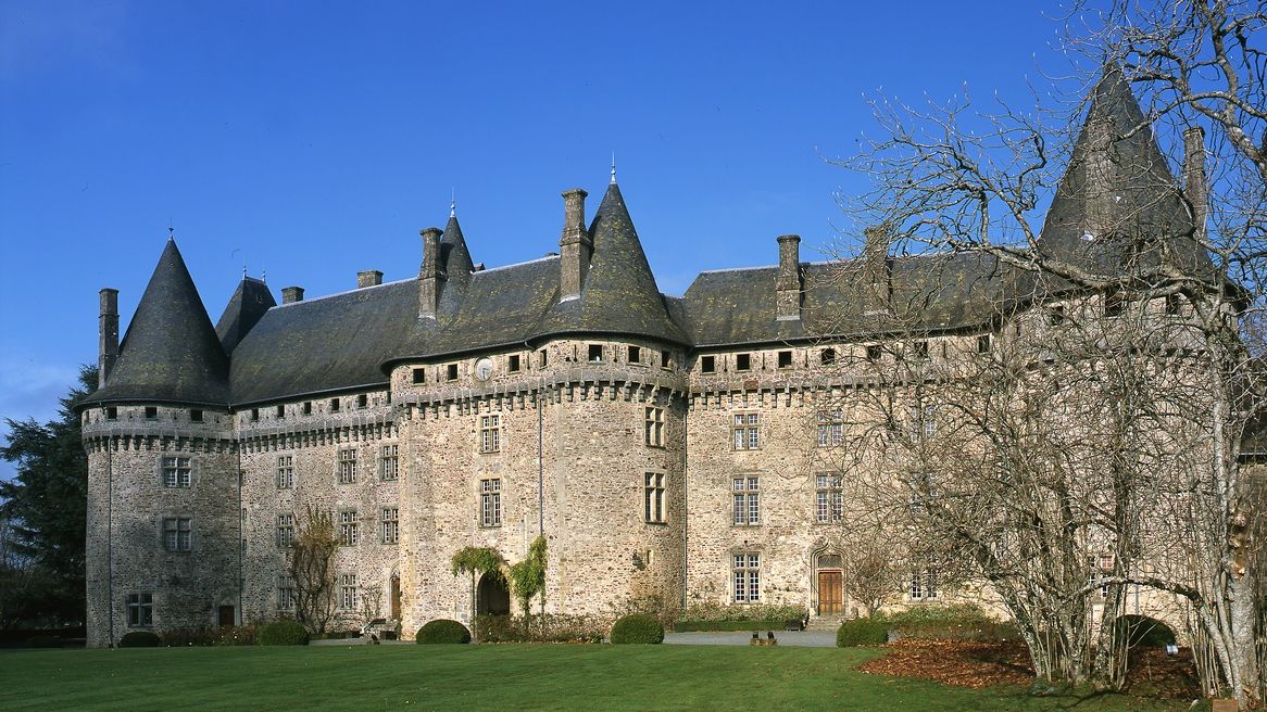 Château de Pompadour © Office de Tourisme du Pays de Pompadour