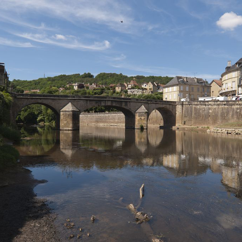 Pont urbain sur la Vézère à Montignac © Région Nouvelle-Aquitaine, Adrienne Barroche, 2012
