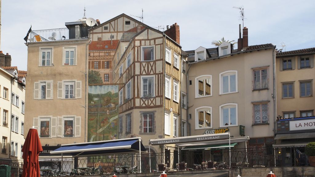 Place de la Motte et sa fresque en trompe l'oeil © Région Nouvelle-Aquitaine, Inventaire général du patrimoine culturel, JL Vey