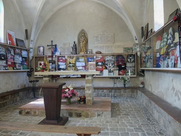 Vue intérieure de la chapelle. (c) tourismelandes.com
