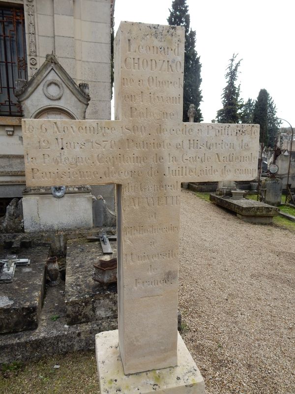 Sépulture de Leonard Chodźko au cimetière de l’Hôpital-des-Champs à Poitiers. Photo Thierry Allard, 2011