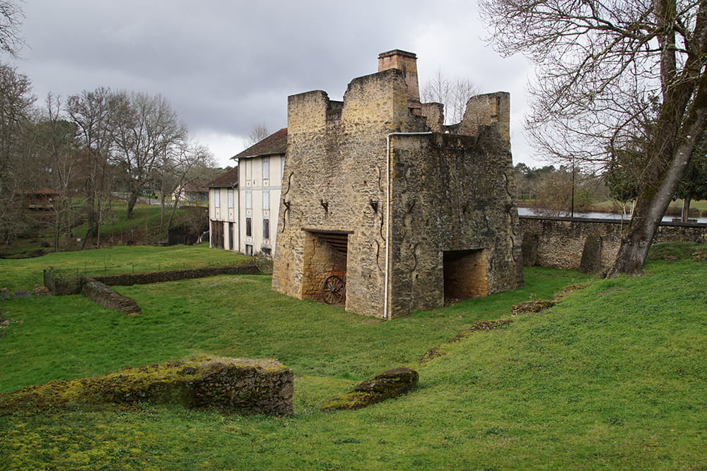 Le haut fourneau en 2020. © Inventaire général du patrimoine culturel, PNR des Landes de Gascogne.
