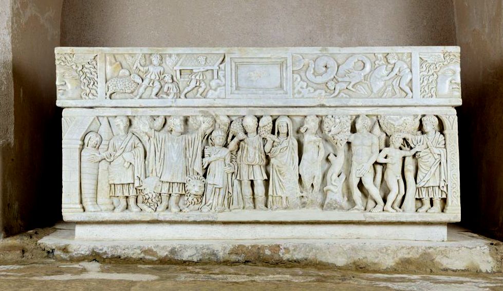 Sarcophage dit tombeau de sainte Quitterie, Ensemble vu de face. (c) Région Nouvelle-Aquitaine, Inventaire général du patrimoine culturel - Photographe : Barroche Adrienne