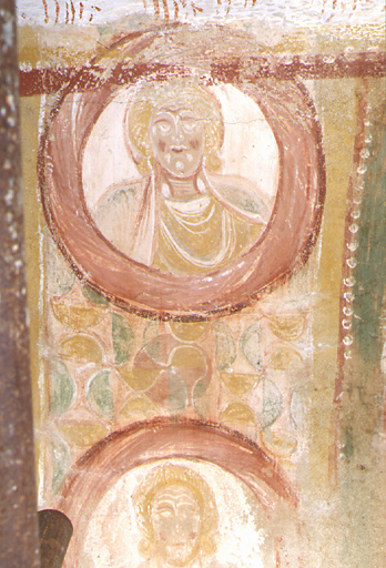 Église, voûte de la nef, faux doubleau, retombée nord, premier médaillon : personnage en buste.