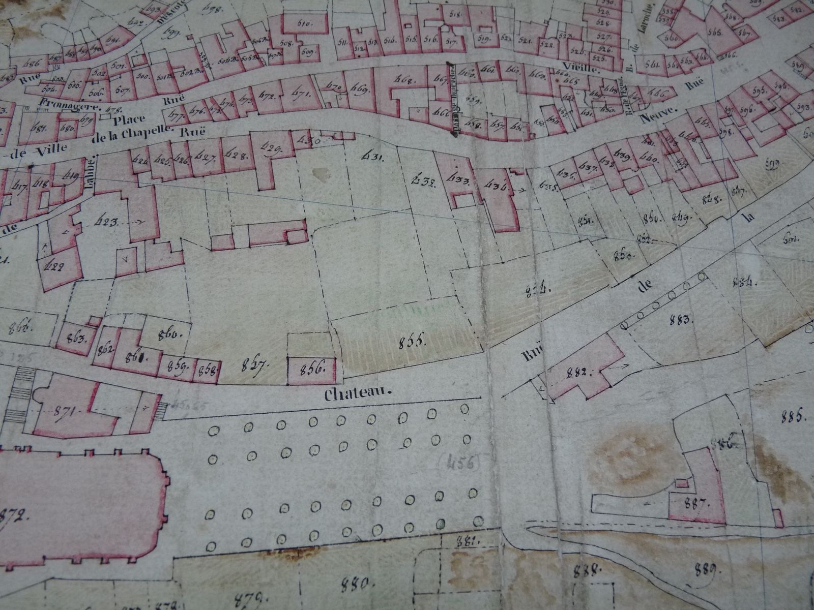 Plan géométrique de la ville d'Aubusson dressé par le géomètre Charrière en 1812, avec la parcelle 519, correspondant à la maison (AN). 