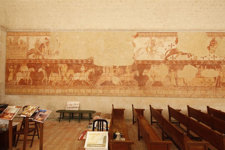Peinture murale sur le mur nord de la chapelle des Templiers à Cressac-Saint-Genis. 
