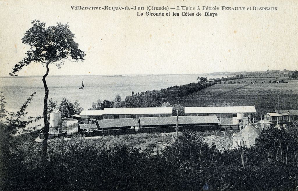 L'usine à pétrole Fénaille et Despeaux. Carte postale, début du 20e siècle.