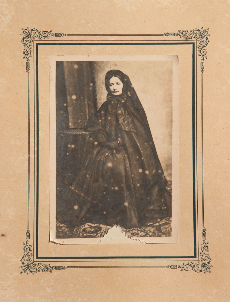 Portrait photographique de Blanche d'Antin, veuve Domenger, après 1865 (Mugron, église Saint-Laurent).