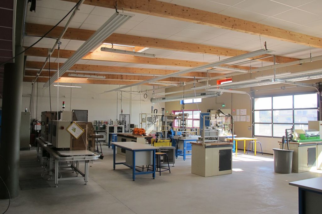 Ateliers de maintenance industrielle.