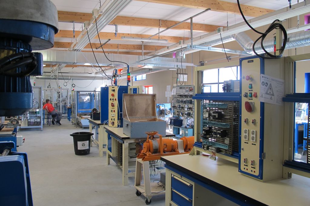 Ateliers de maintenance industrielle.