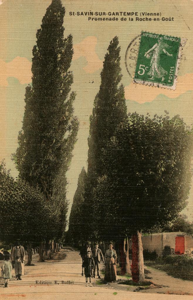 Promenade de la Roche-en-Goût, carte postale ancienne.