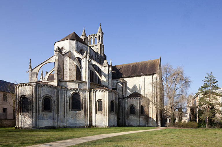 Chevet de l'église Saint-Jean-de-Montierneuf à Poitiers.