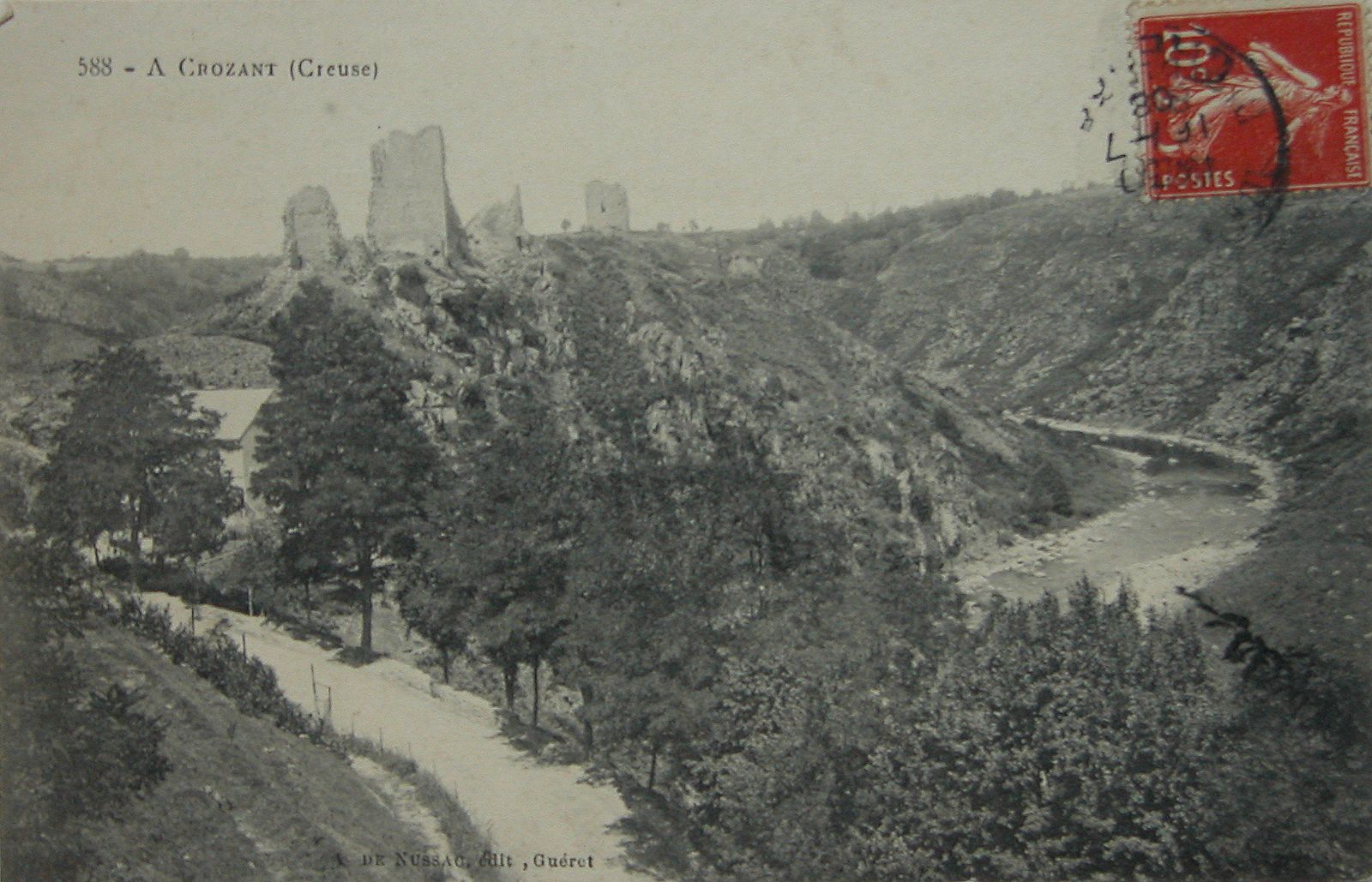 Carte postale ancienne : les ruines du château de Crozant avant 1925.