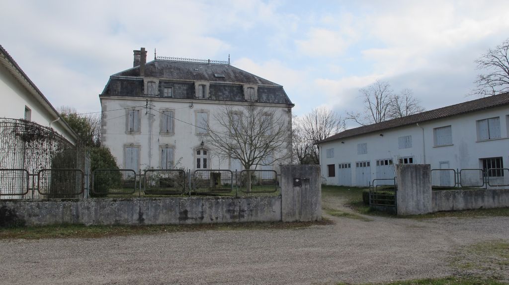 Elévation postérieure de la maison de maître (ancien château Miquels).