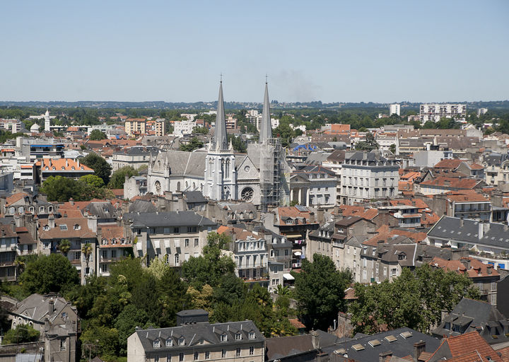 Vue de Pau depuis les hauteurs de l'église Saint-Martin