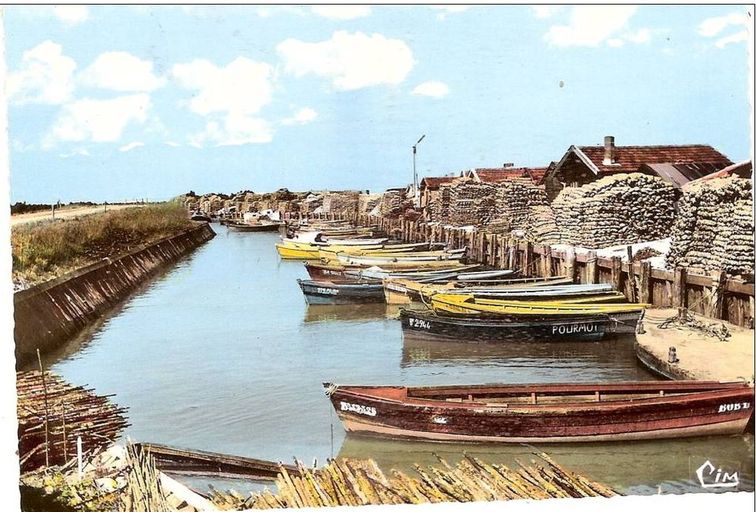 Carte postale (collection particulière), 2ème moitié du 20e siècle : le port.