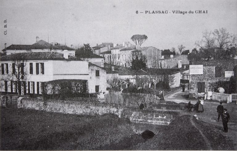 Carte postale : village du chai, vers 1900.