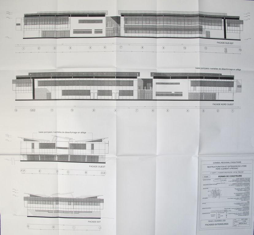 Plan des façades extérieures (classes et CDI). Octobre 2003. Restructuration et extension du lycée (J.F Marty, J. Puissant architectes). (Archives Région, site de Bordeaux, 3251 W 1 à 13)