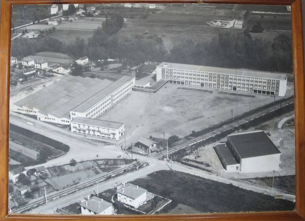 Photo aérienne du lycée (vers 1963-1964).