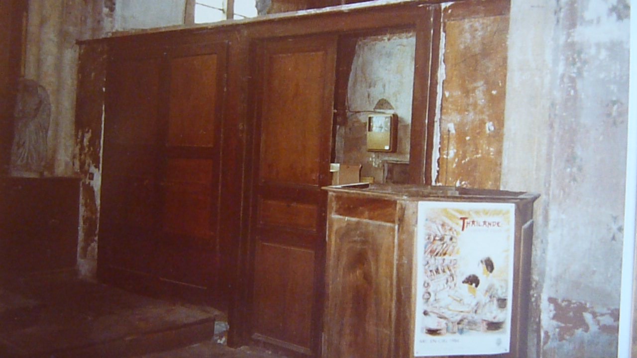 Quatrième travée sud. Vue de l'ancienne sacristie. Photographie réalisée en 1987.