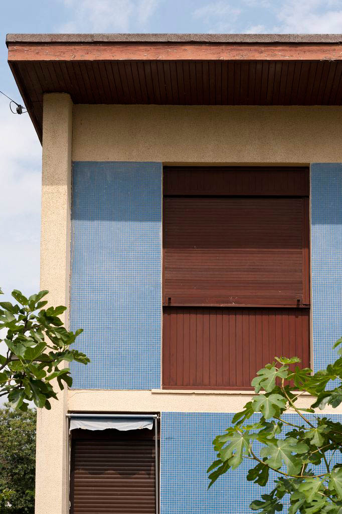 Façade d'une maison avec revêtement en grès cérame d'origine dans Maneval Est