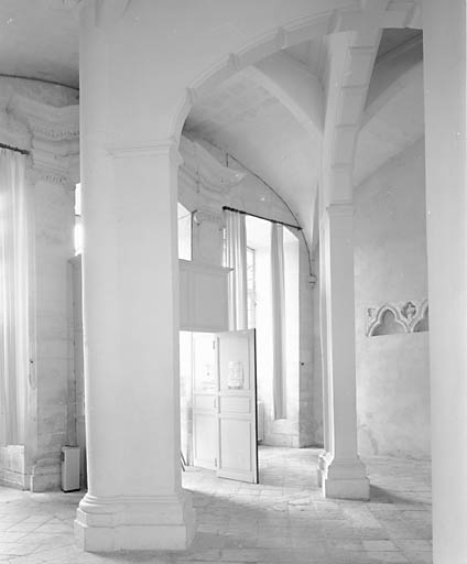 Bâtiment conventuel, piliers du hall d'entrée.