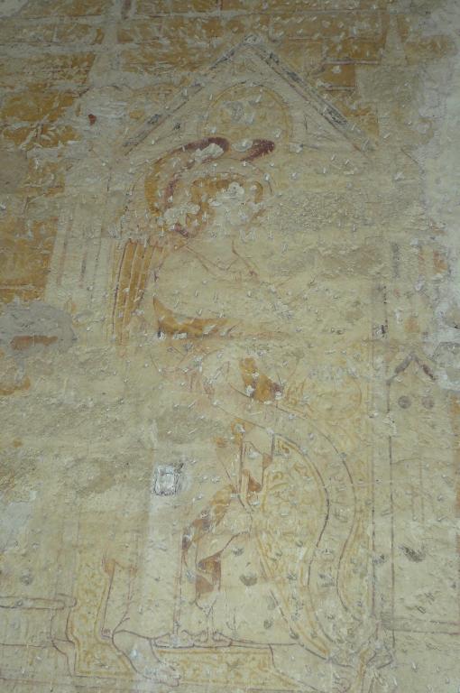 Détail d'une peinture murale médiévale de l'église abbatiale de la chartreuse de Vauclaire, représentant l'archange Gabriel.