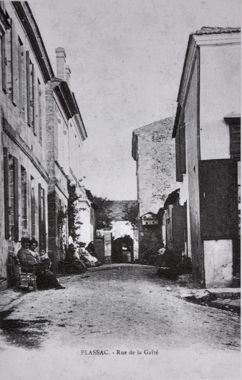 Carte postale : rue de la joie, vers 1900.