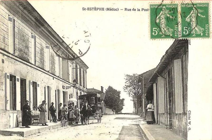 Carte postale, début 20e siècle (collection particulière) : rue de la Poste.