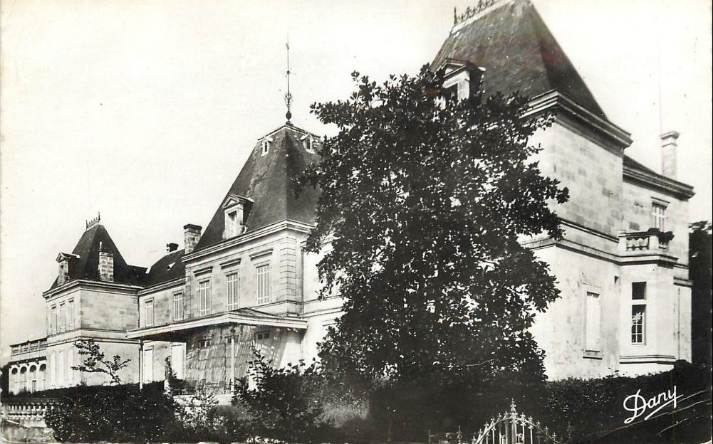 Corps de logis, façade sur jardin, vers 1950.