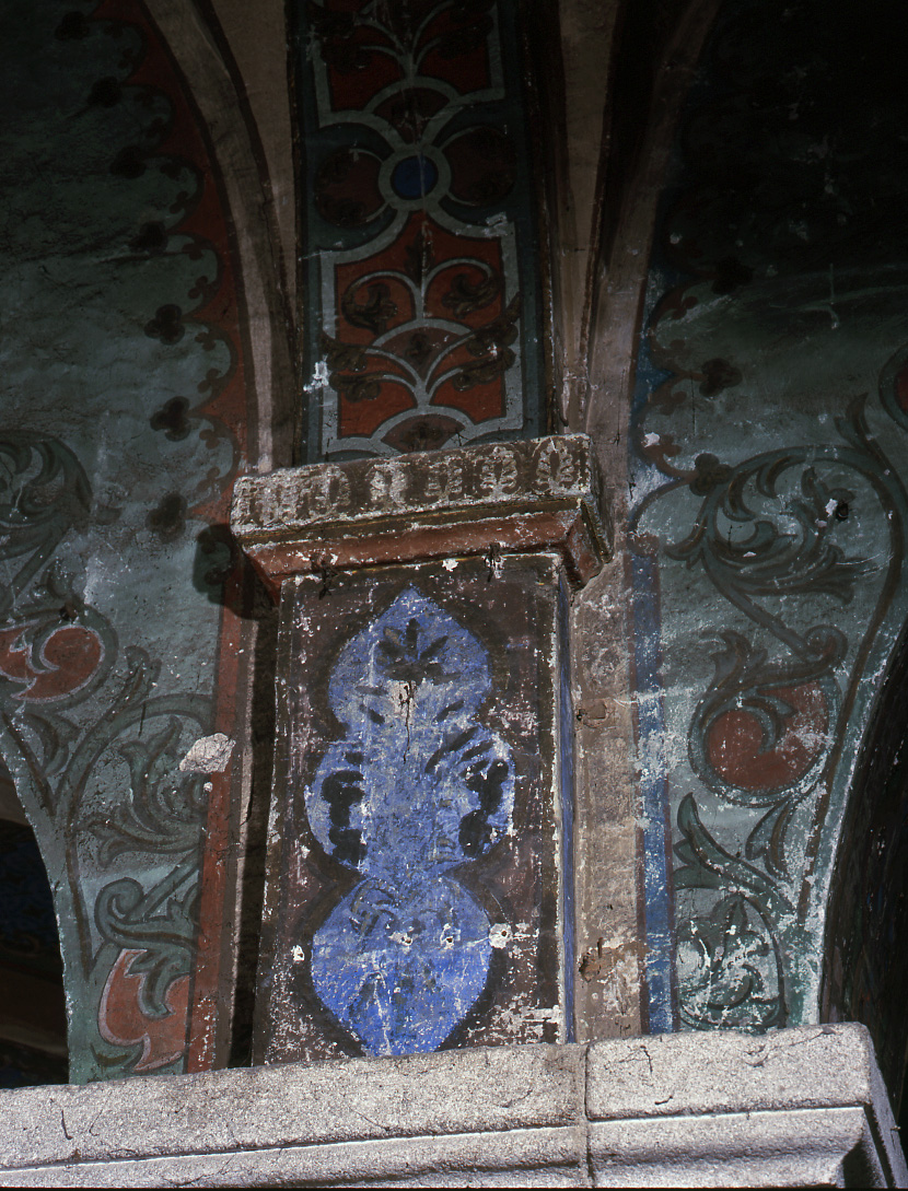 Détail, dernière travée de la nef (campagne de réfection de l'architecte Verduier de Laplante, 1642) : retombée de la voûte d'arêtes sur un pilier, avec, entre les deux, un pilastre pour rattraper la différence de niveau