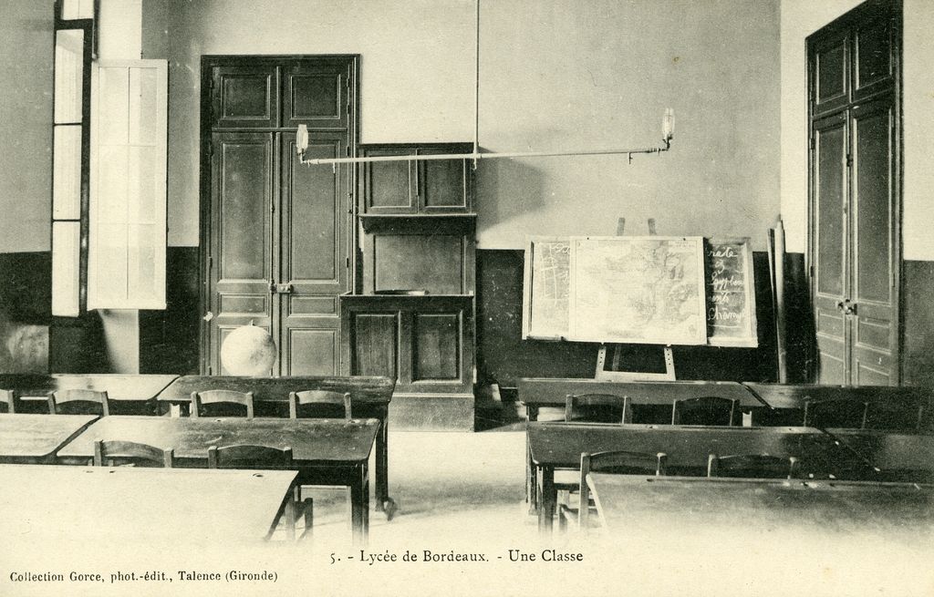 Une salle de classe au début du XXe siècle.