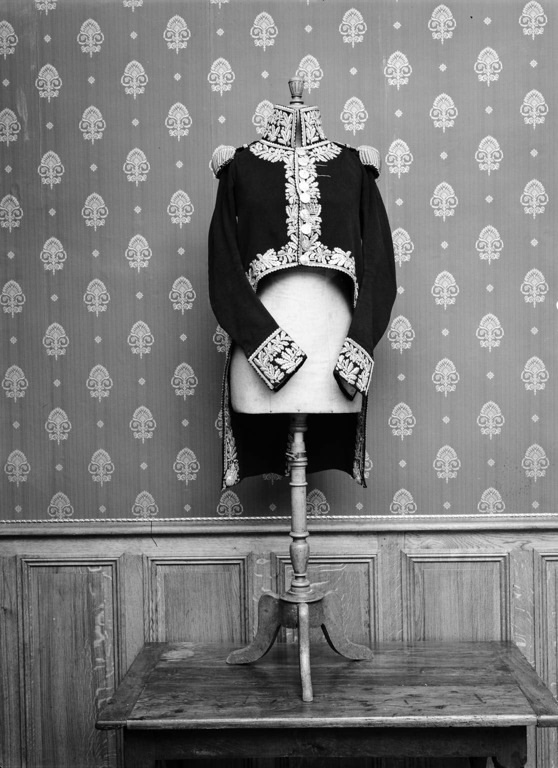 Habit de petit uniforme du général Lamarque (autrefois maison du général Lamarque, Saint-Sever, vendu à Bordeaux le 19 mai 1992).