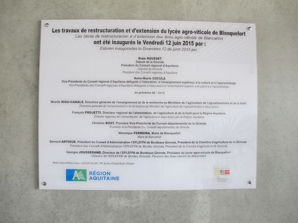 Site de Béchon. Plaque de l'inauguration des restructurations et extensions, 12 juin 2015.