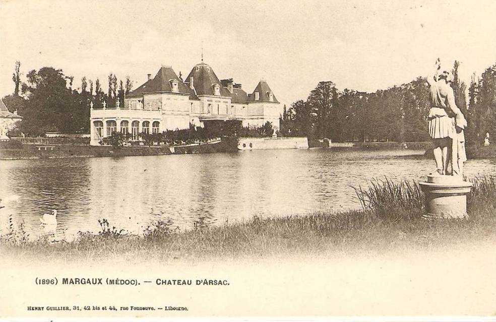 Façade principale, statue et lac, vers 1910.