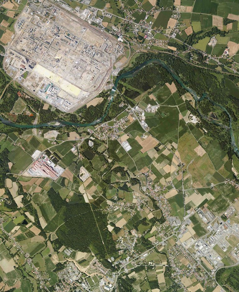 Photographie aérienne de la plaine de Lacq en 2008
