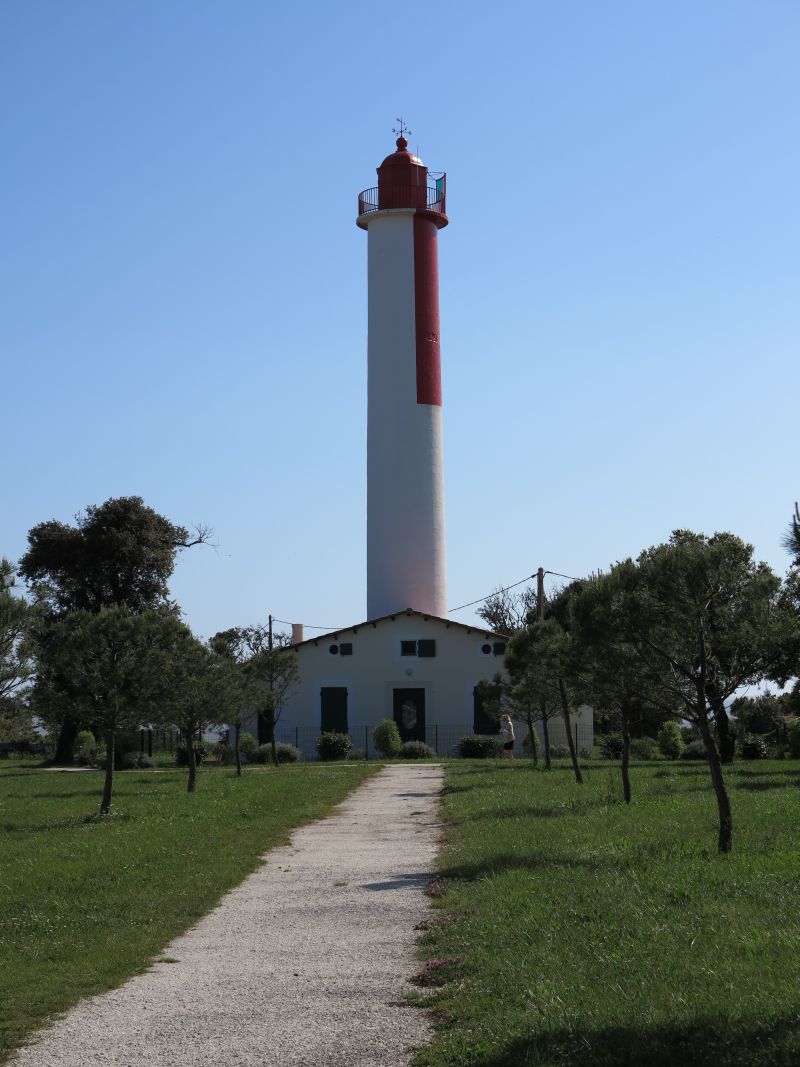 Le phare vu depuis le nord.