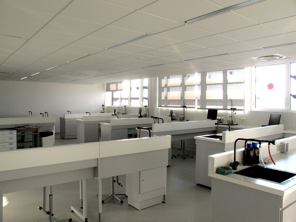 Salle d'enseignement. Bâtiment des laboratoires. Lycée Saint-Louis.