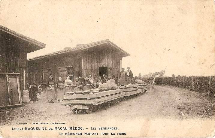 Carte postale. Coll. part. Les hangars et le train, avant 1922.
