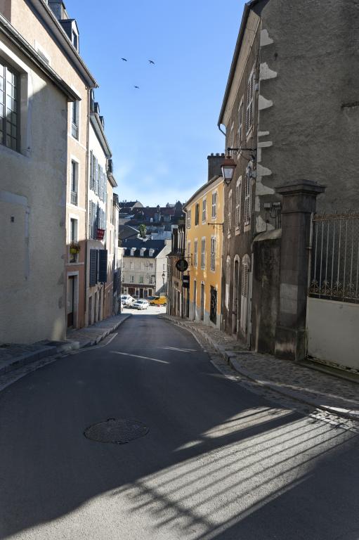 Rue de la Fontaine.