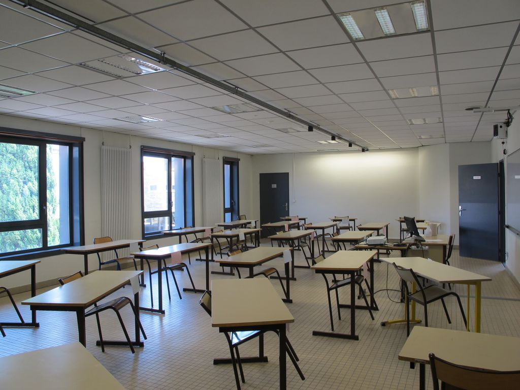 Salle de cours d'enseignement général (bâtiment B).