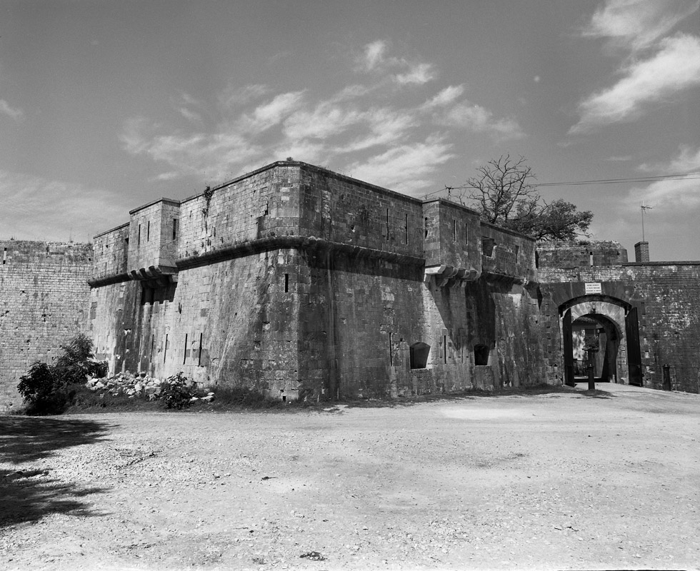 Fort des Saumonards à Saint-Georges-d'Oléron : tour-réduit vue du sud-ouest en 1991.