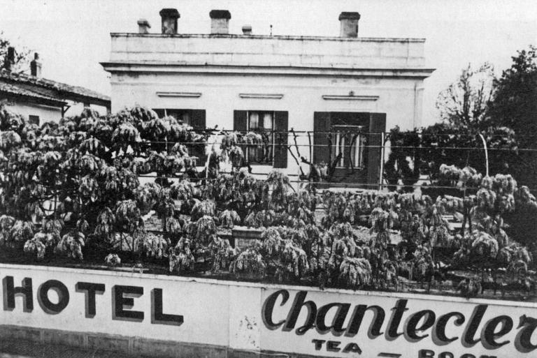 L'hôtel Chanteclerc vers 1950-1960.