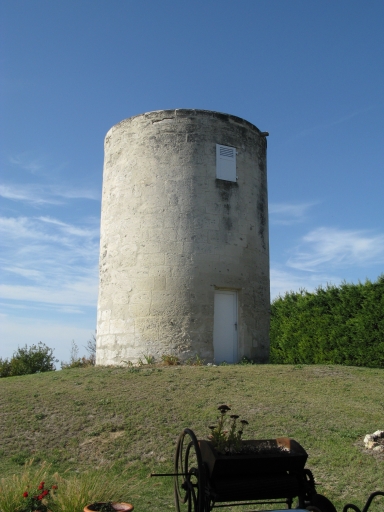 Le moulin vu depuis l'est.