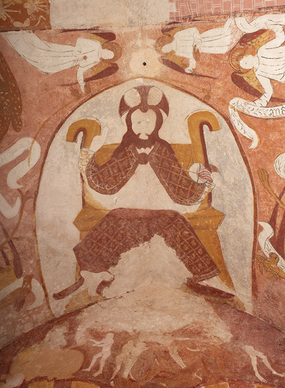 Le Christ en majesté surmonté par deux anges, scène peinte sur l'extrémité orientale de la voûte.
